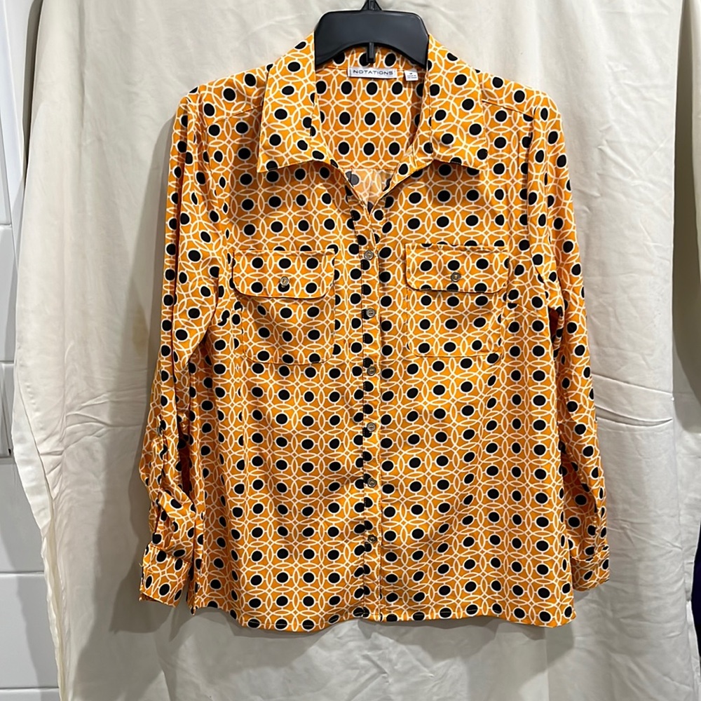 Women long sleeve blouse by notations size M  buttons down front